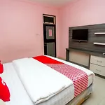 Oyo 2197 Pulau Laut Guest House